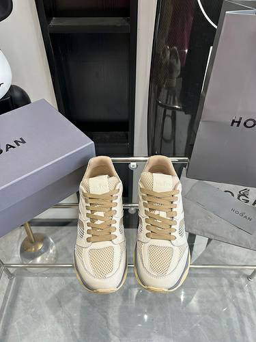 Picture of Hogan Shoes Women _SKUfw157621075fw